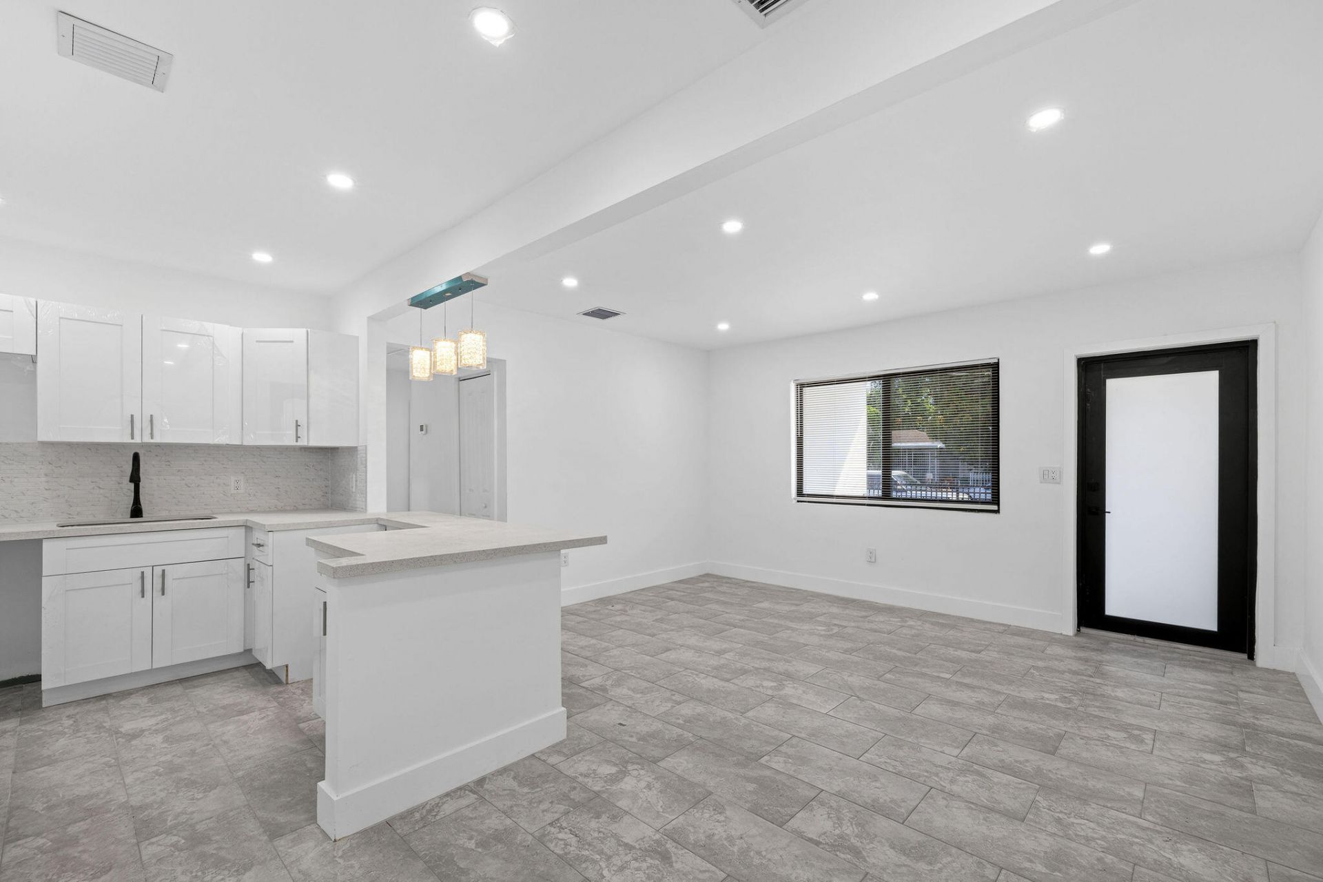 9001 NW 32nd Court Road, Miami, FL 33147 Photo