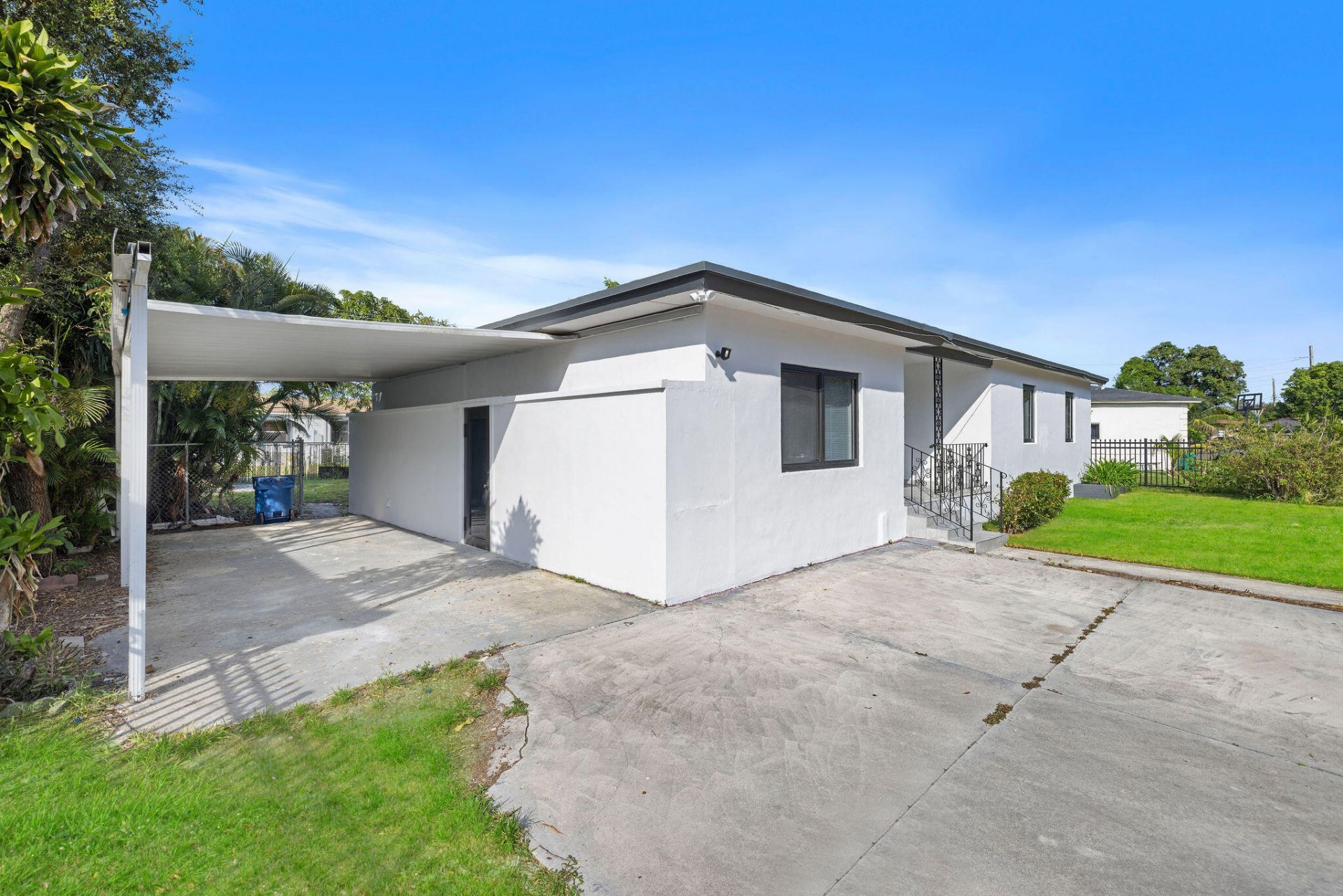 9001 NW 32nd Court Road, Miami, FL 33147 Photo