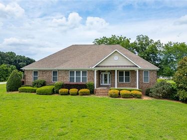 563 Martin Road, Talmo, GA 30575