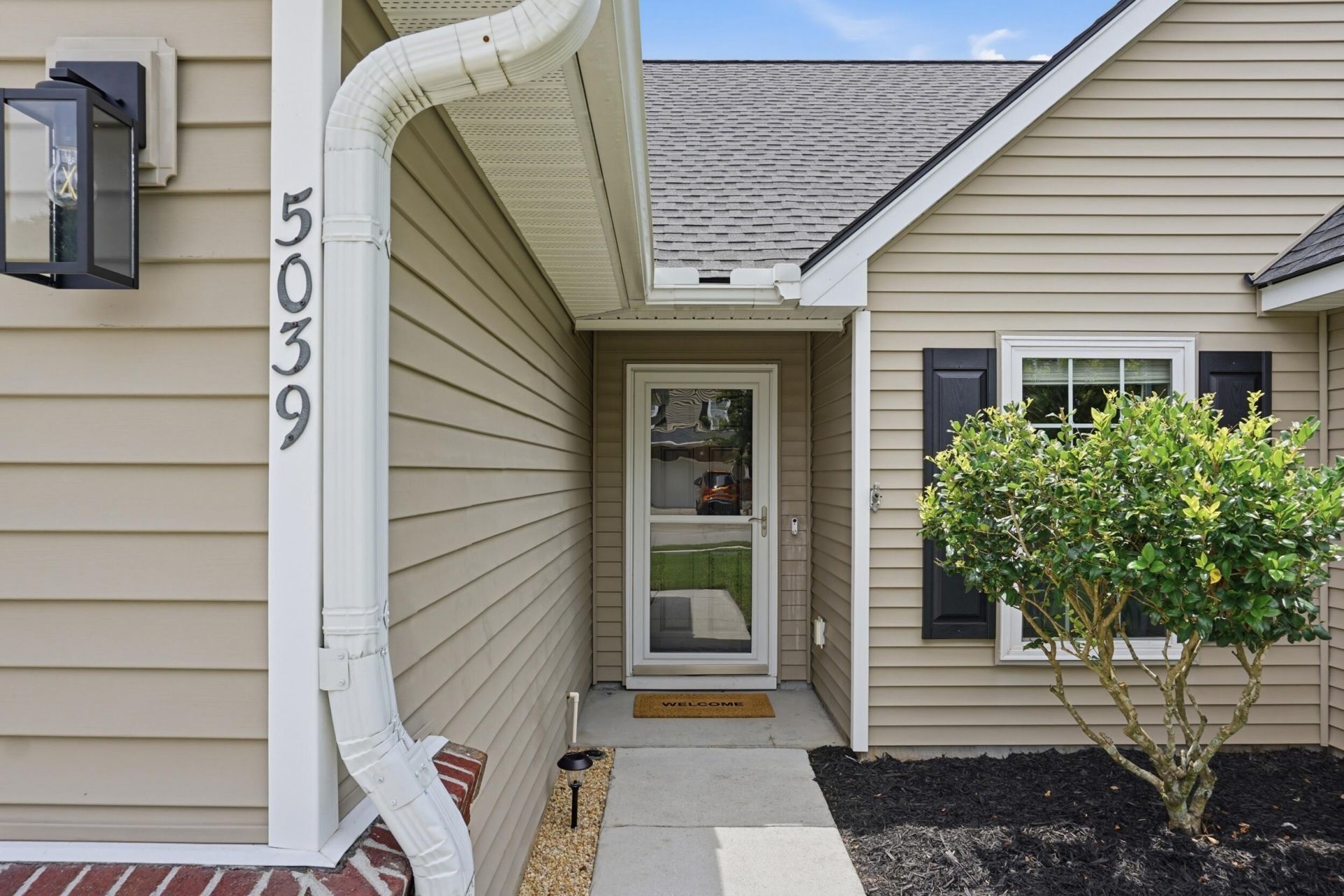 5039 Ballantine Drive Photo 3