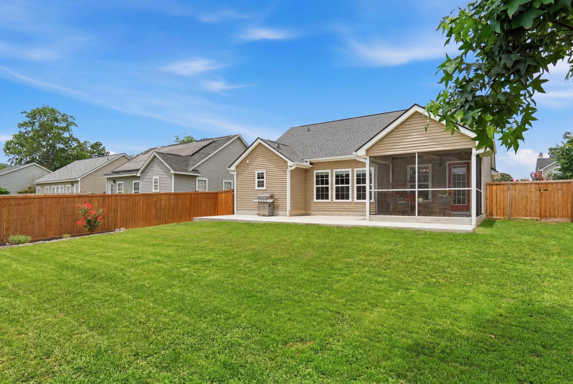 5039 Ballantine Drive Photo 33