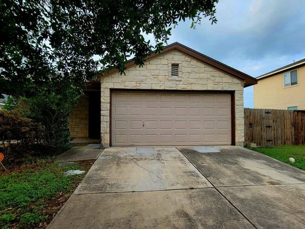 364 Donatello, Kyle, TX 78640