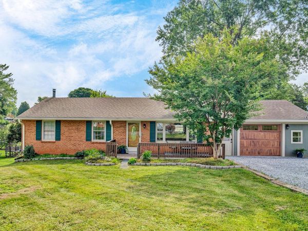 1123 Roundtree DR , Bedford, VA 24523