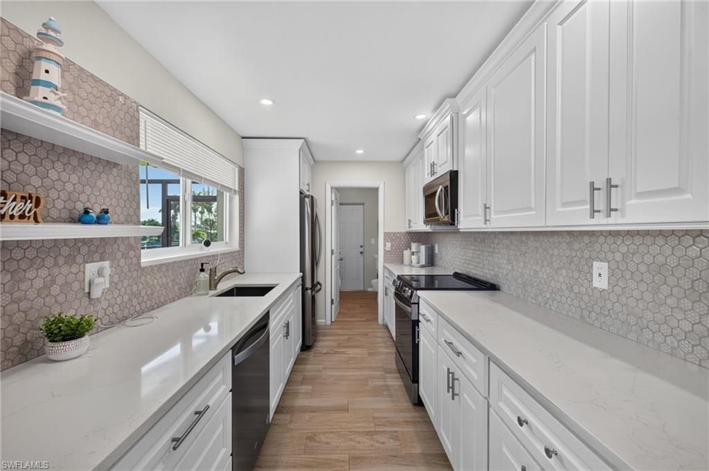 131 SW 35th Ter, Cape Coral, FL 33914 Photo