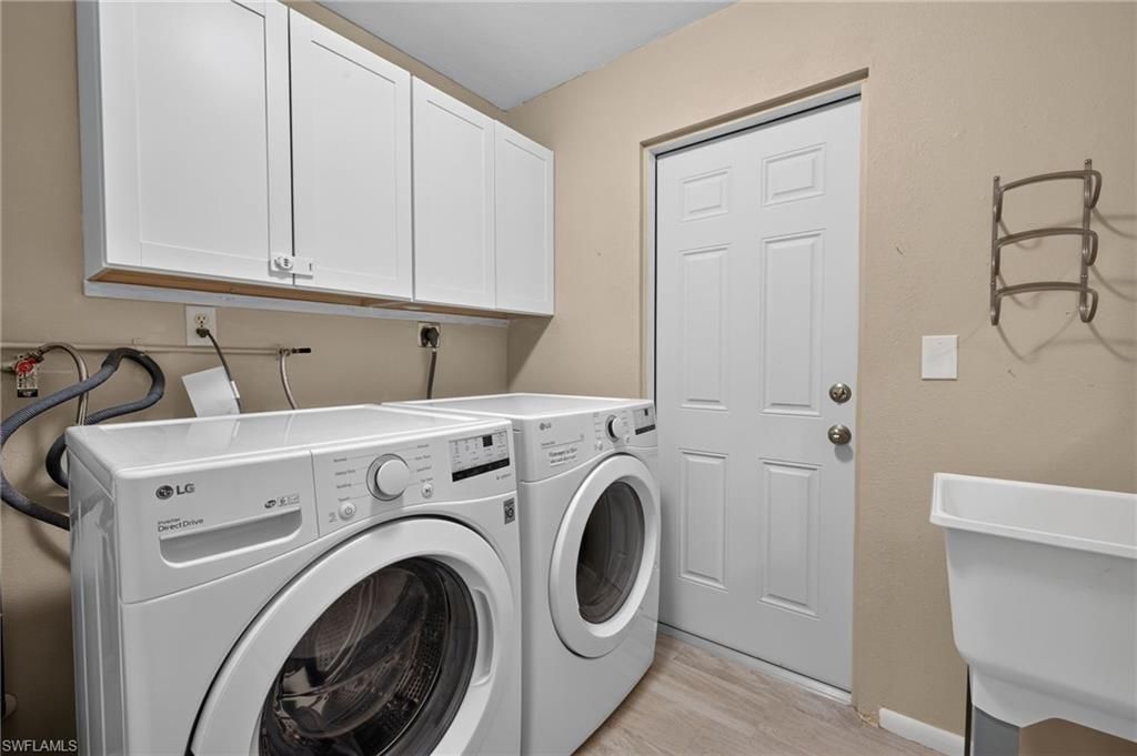 131 SW 35th Ter, Cape Coral, FL 33914 Photo