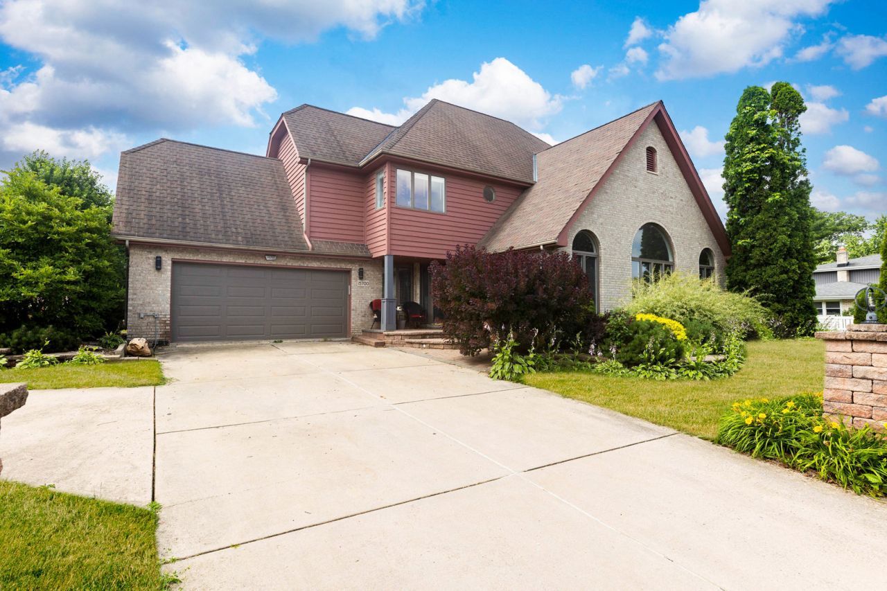 15700 Pine Road, Oak Forest, IL 60452