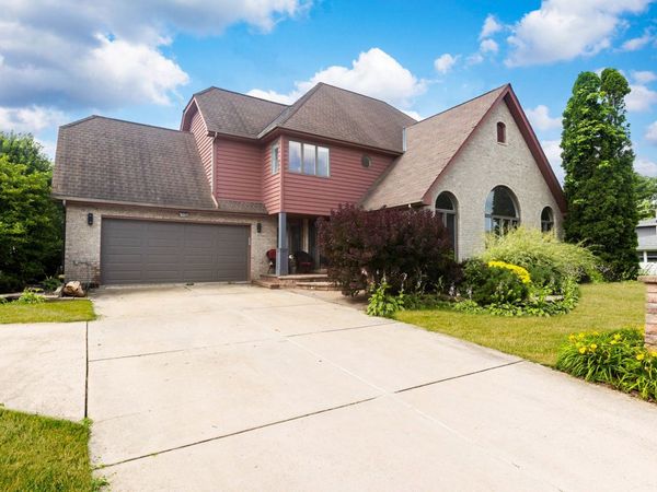 15700 Pine Road, Oak Forest, IL 60452