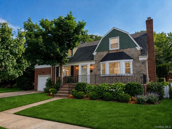 198 Canterbury, Lynbrook, NY 11563