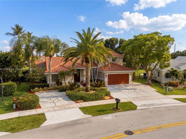 9830 SW 15th Dr , Davie, FL 33324