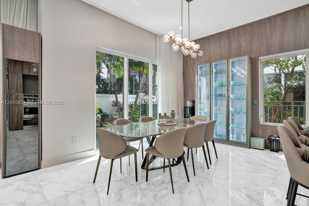 18985 Atlantic Blvd, Sunny Isles Beach, FL 33160 Photo