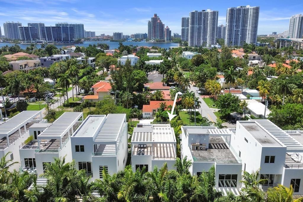 18985 Atlantic Blvd, Sunny Isles Beach, FL 33160 Photo