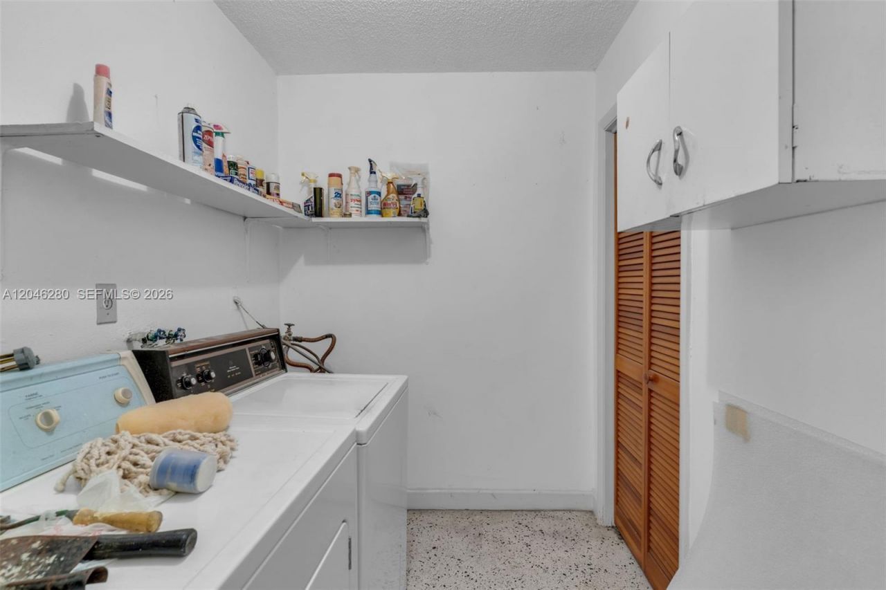 6702 SW 25th Ter, Miami, FL 33155 Photo