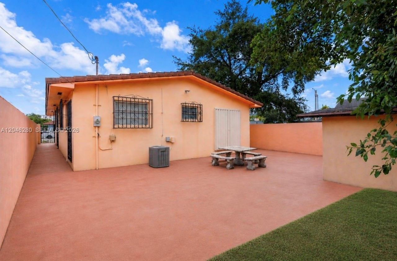 6702 SW 25th Ter, Miami, FL 33155 Photo