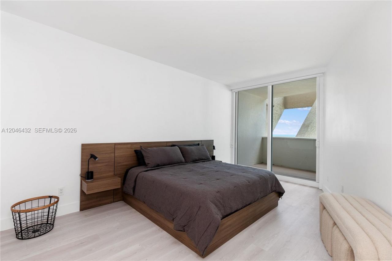 300 S Pointe Dr , Unit 907, Miami Beach, FL 33139 Photo