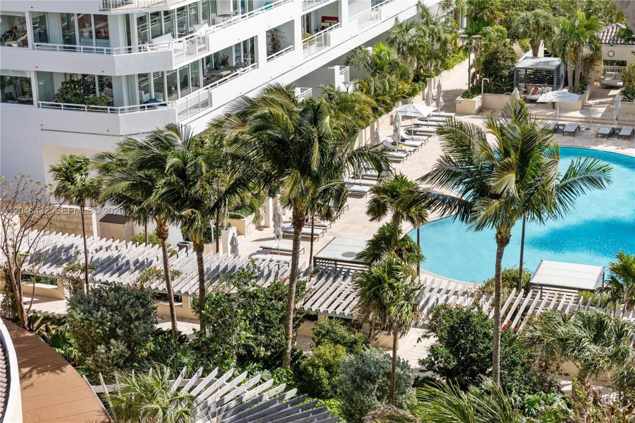 300 S Pointe Dr , Unit 907, Miami Beach, FL 33139 Photo