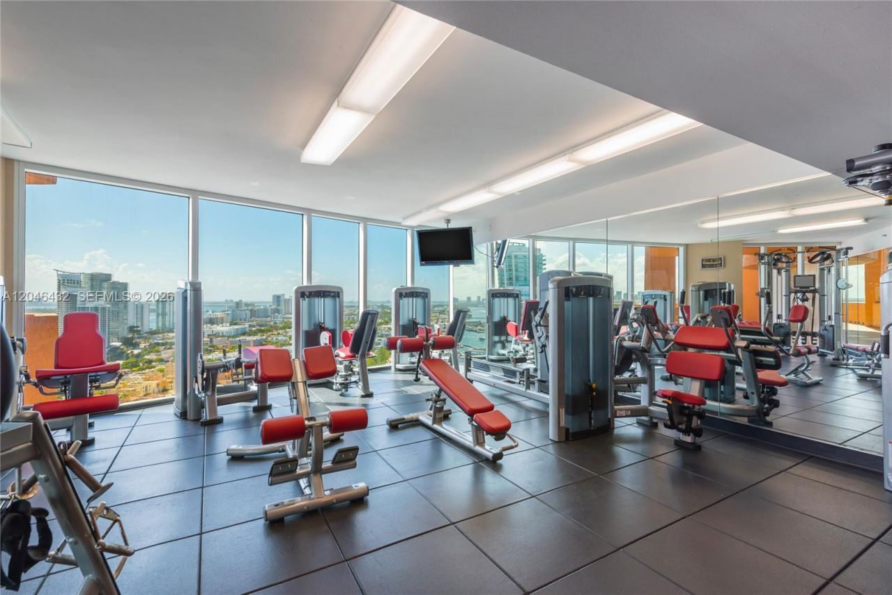300 S Pointe Dr , Unit 907, Miami Beach, FL 33139 Photo