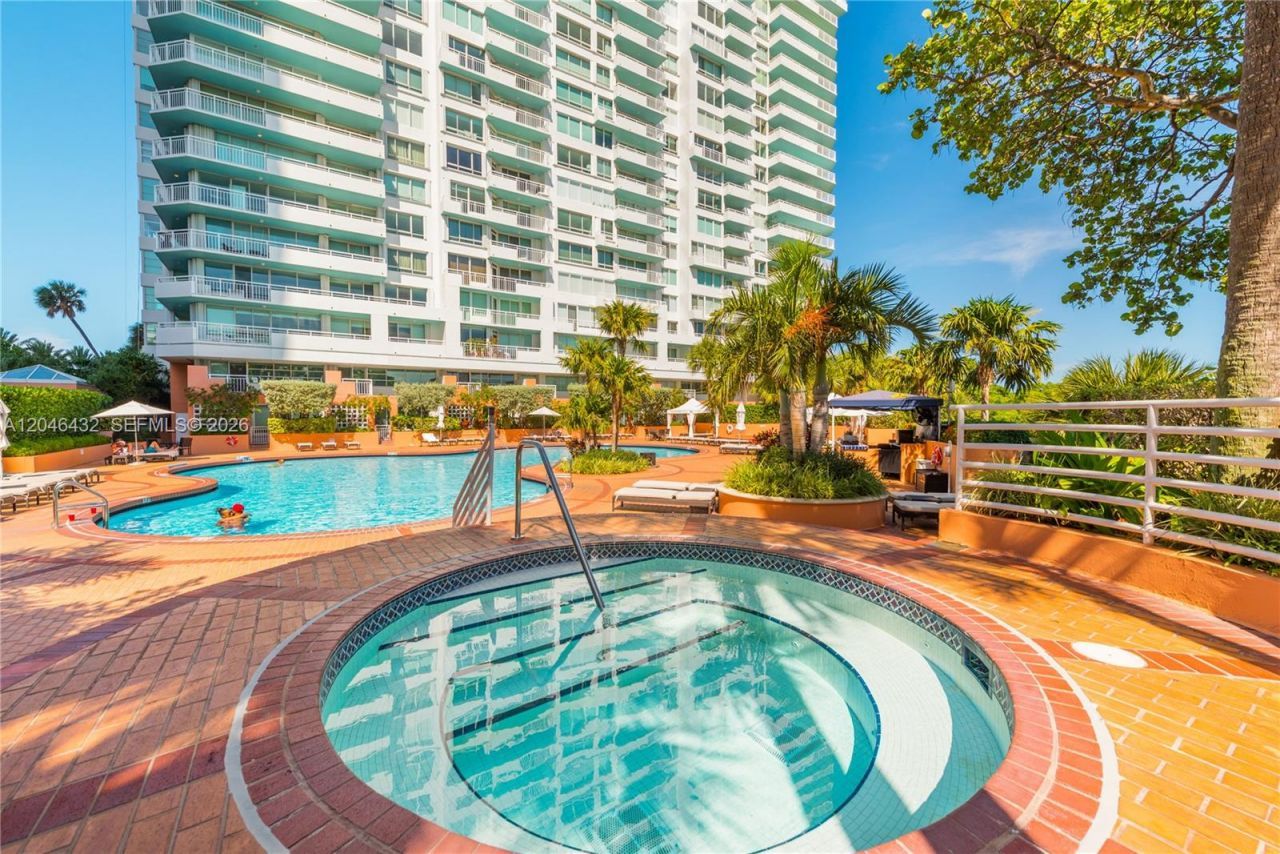300 S Pointe Dr , Unit 907, Miami Beach, FL 33139 Photo
