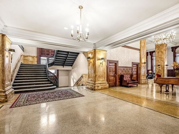 140 Chestnut St, Unit 706, Springfield, MA 01103