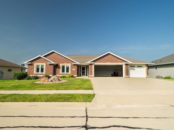 2271 Indy Drive, Asbury, IA 52002