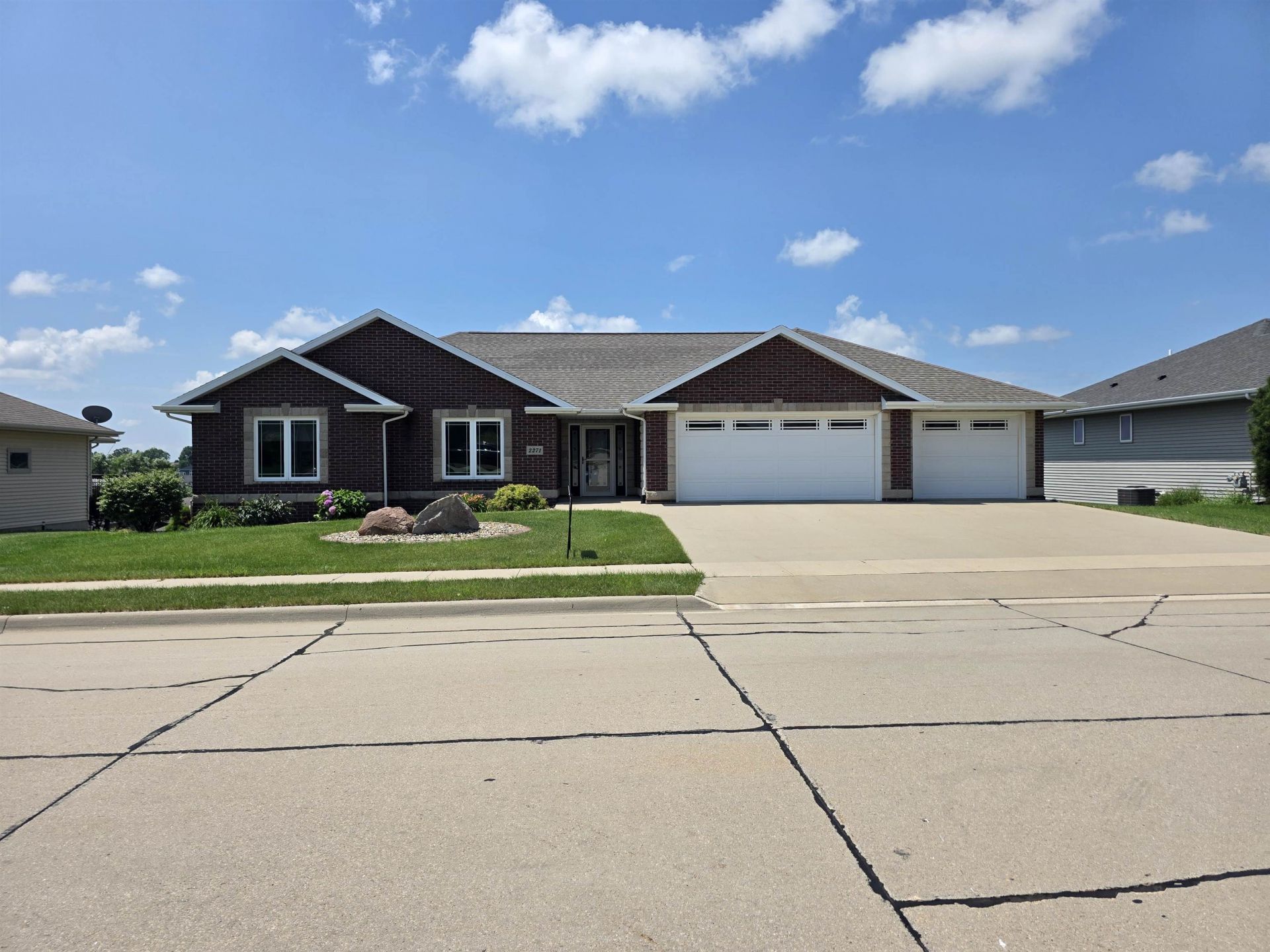 2271 Indy Drive, Asbury, IA 52002 Main Photo
