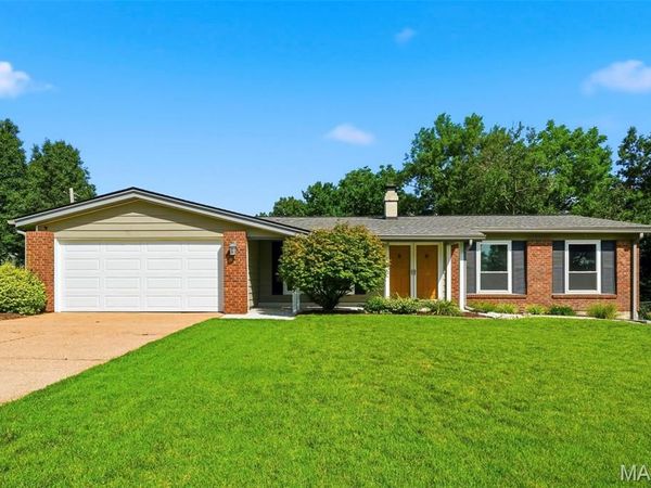 4970 Fernhill Drive, St Louis, MO 63128