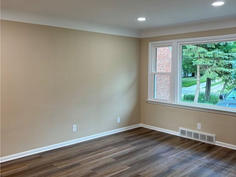 1574 Sunview Road, Lyndhurst, OH 44124 Photo 7