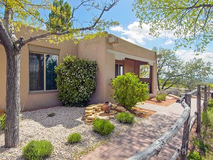 320 Artist Road  Santa Fe, NM 87501