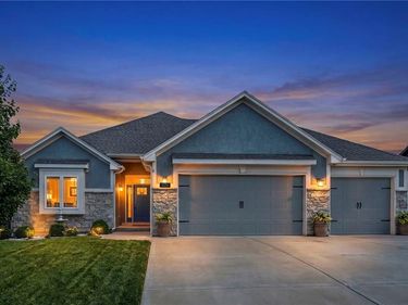 8126 NW 90th Terrace, Kansas City, MO 64153