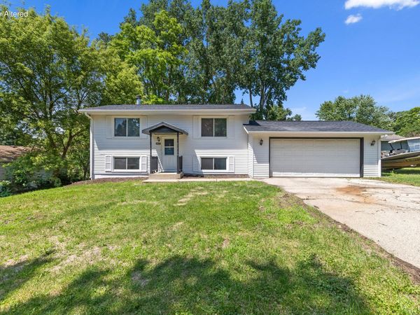 30012 Meadow Dr, Burlington, WI 53105
