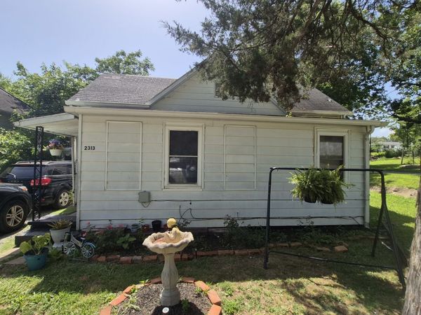 2313 Glenwood Avenue, Eldorado, IL 62930
