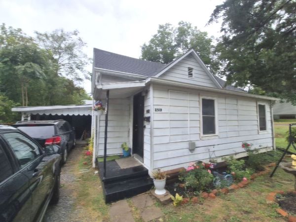 2313 Glenwood Avenue, Eldorado, IL 62930