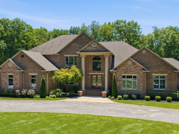 368 Chandler Dr , Winchester, TN 37398