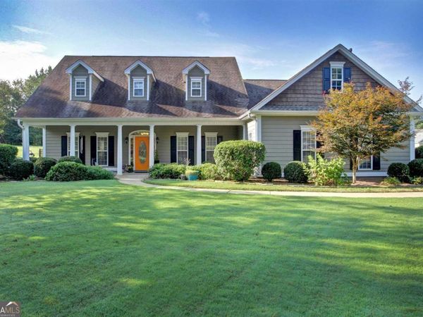 100 Clydesdale Ct, Tyrone, GA 30290