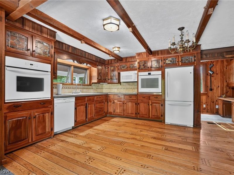 13721 Spring Street, Burton, OH 44021 Photo 21