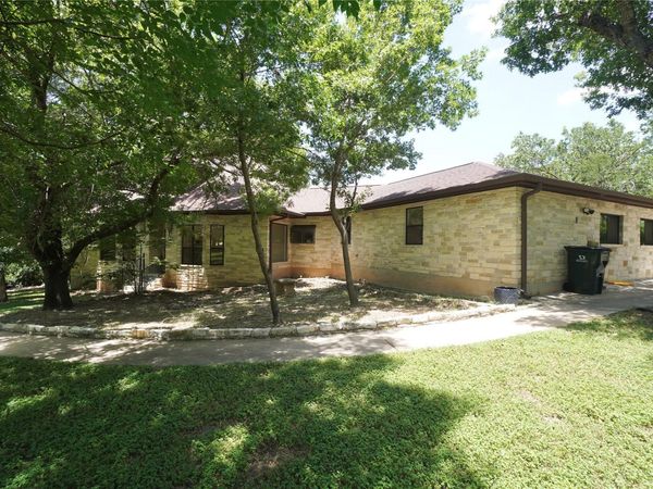 8 Woodhollow TRL, Round Rock, TX 78665