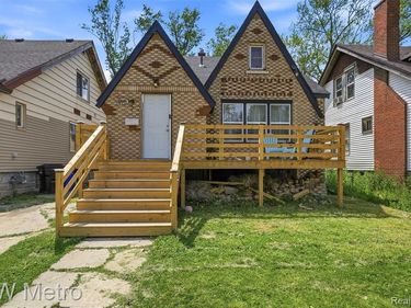 9941 Pinehurst Street, Detroit, MI 48204