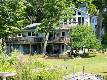1325 Elkhorn Lake Road, Orion Twp, MI 48362