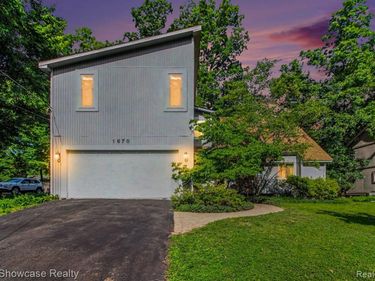 1670 Post Avenue, West Bloomfield Twp, MI 48324