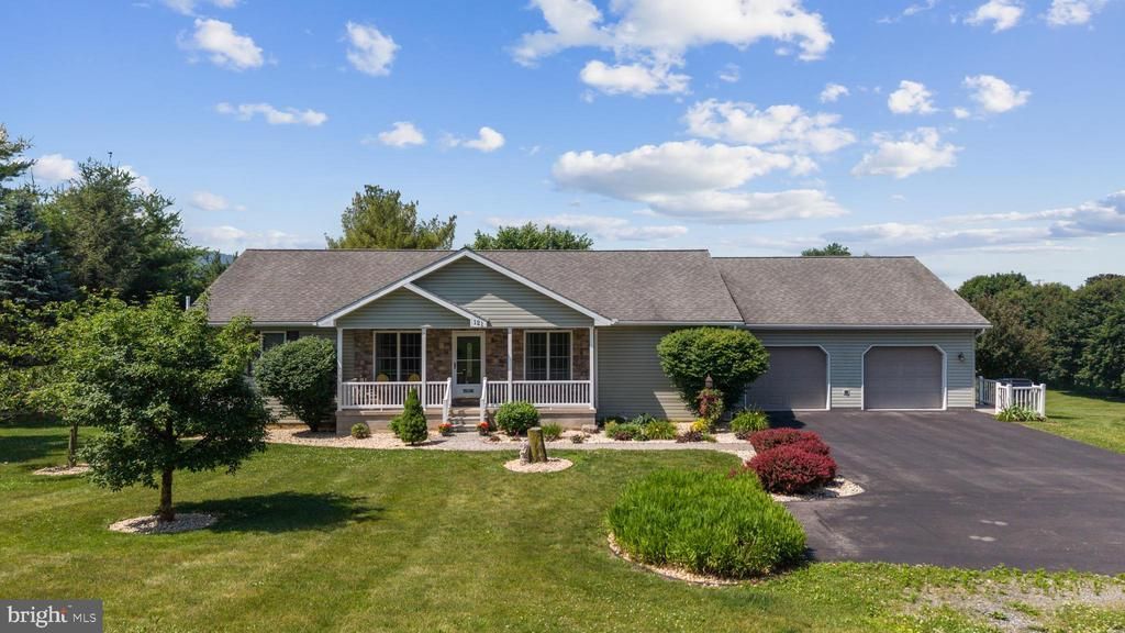 121 MAPLE LANE , BELLEFONTE, PA 16823