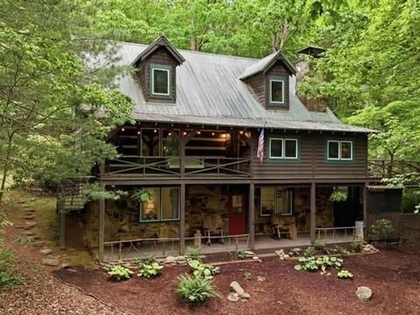 320 Sweetwater Drive , Clarkesville, GA 30523