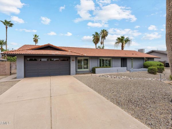 502 E LE MARCHE Avenue, Phoenix, AZ 85022