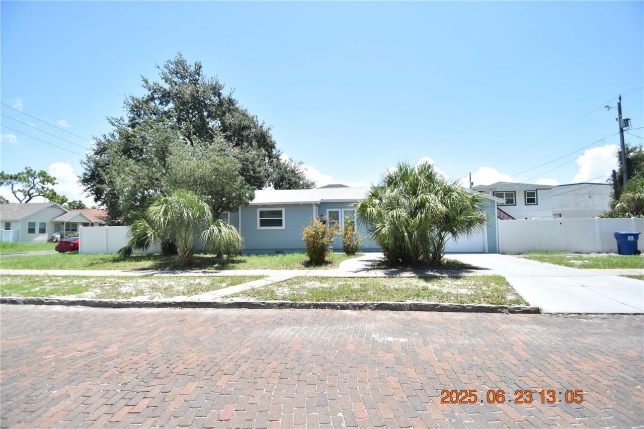 200 24th Street S, Saint Petersburg, FL 33712 Main Photo