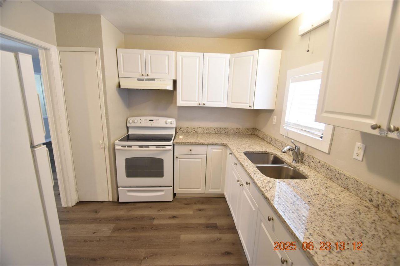 200 24th Street S, Saint Petersburg, FL 33712 Photo