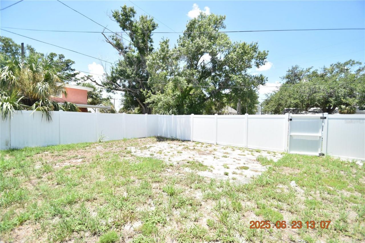 200 24th Street S, Saint Petersburg, FL 33712 Photo