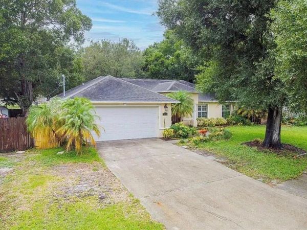 4914 N MENDENHALL DRIVE , TAMPA, FL 33603