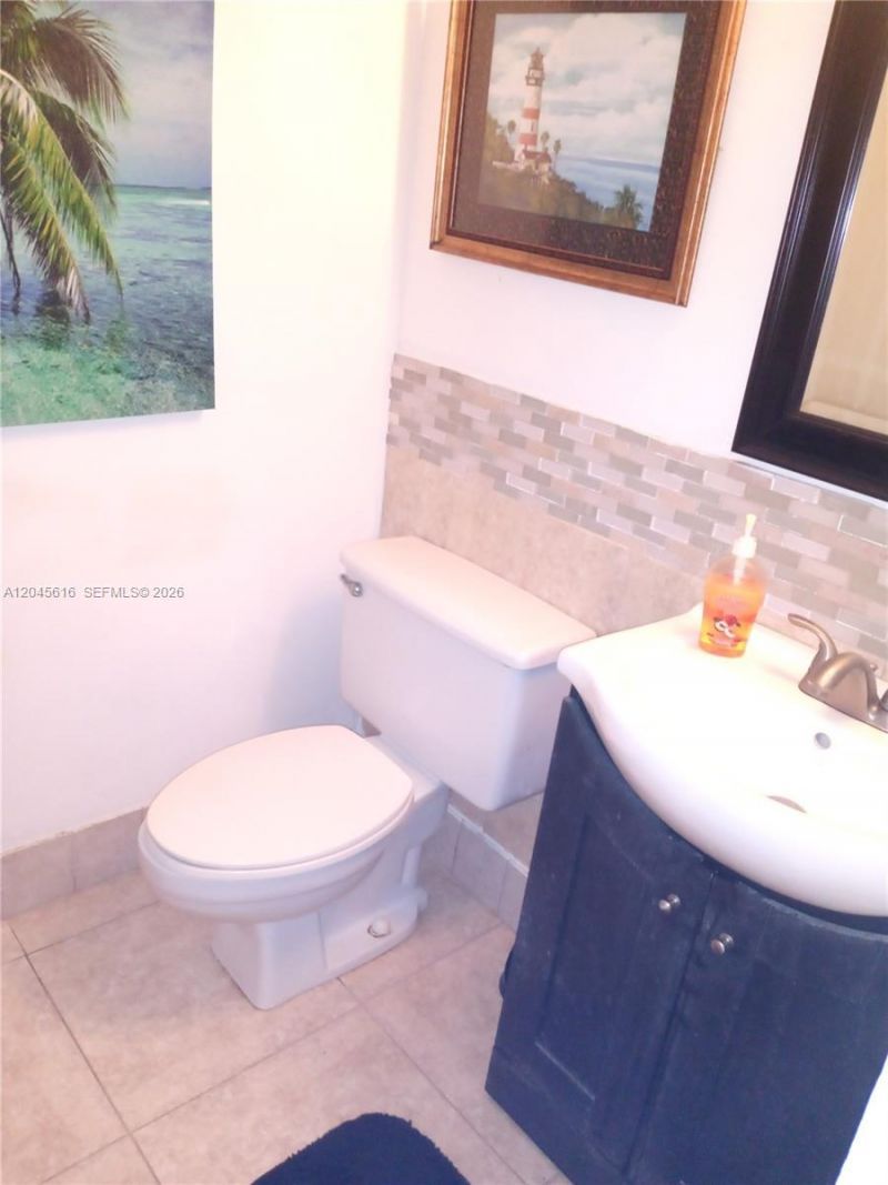 5570 NW 44th St, Unit 208A, Lauderhill, FL 33319 Photo
