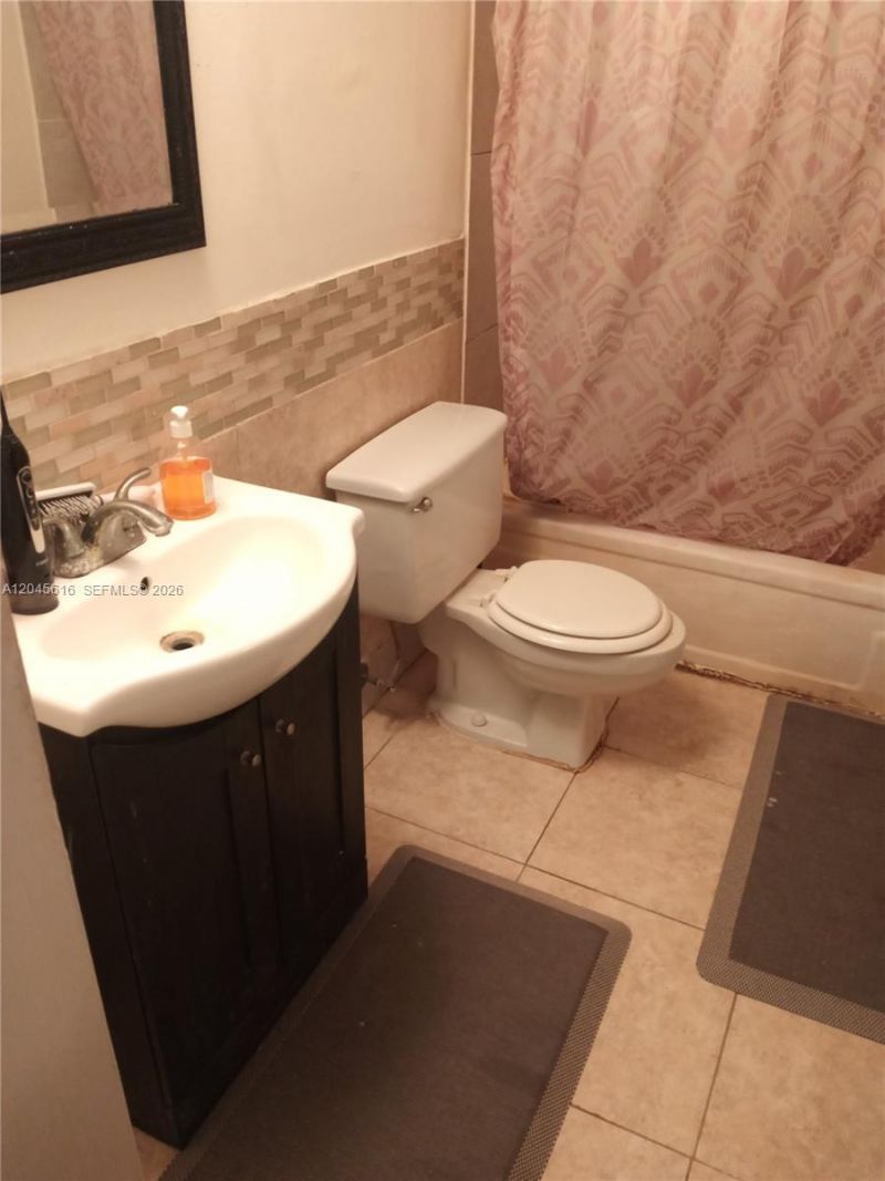 5570 NW 44th St, Unit 208A, Lauderhill, FL 33319 Photo