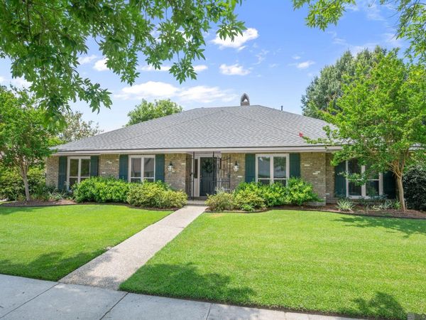 12352 Lake Labelle Cir, Baton Rouge, LA 70816