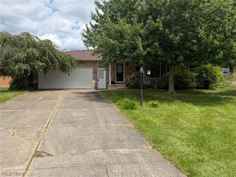 1333 Clarence Street NW, Uniontown, OH 44685 Photo 2