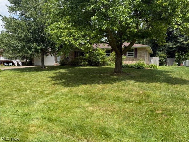 1333 Clarence Street NW, Uniontown, OH 44685 Photo 3
